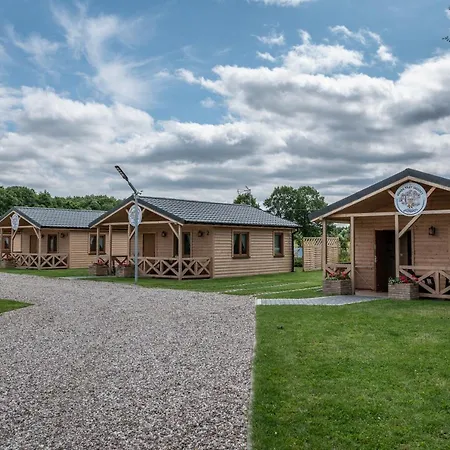 Osada Trzy Siostry بيت خشبي بوبيروفو